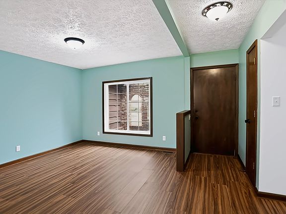 5th image of 254 Summit Ridge Dr