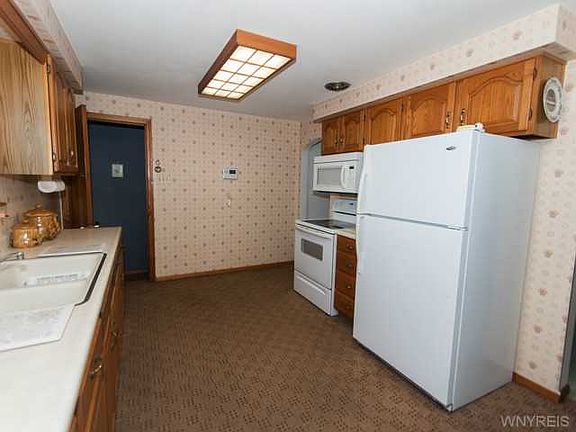 2nd image of 19 McNaughton Ave