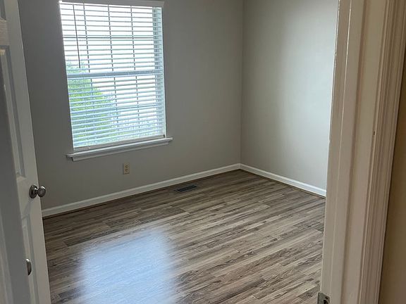 2nd image of 11 Carriage Ln #1-8