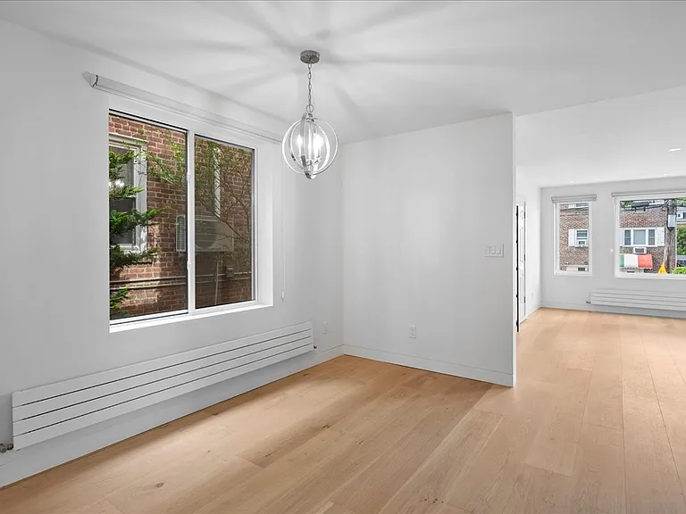 268 E 240th St #1 — Photo 16