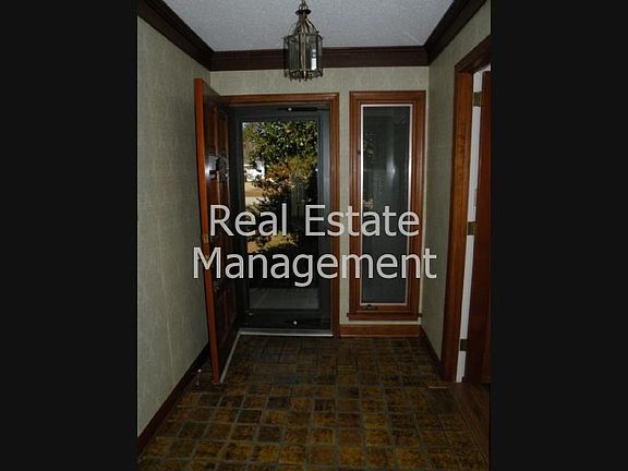 3rd image of 101 Mary Ln