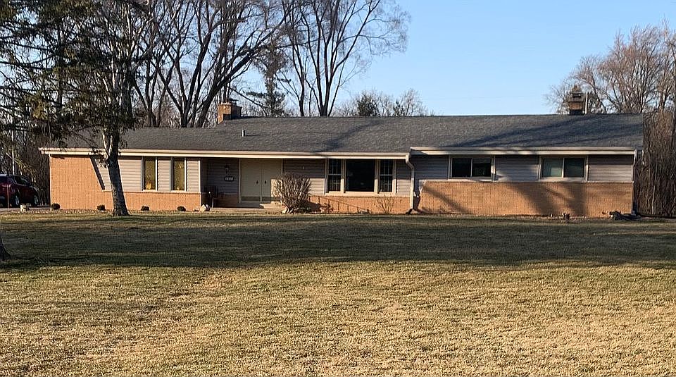 1st image of 8414 W Hillview Dr