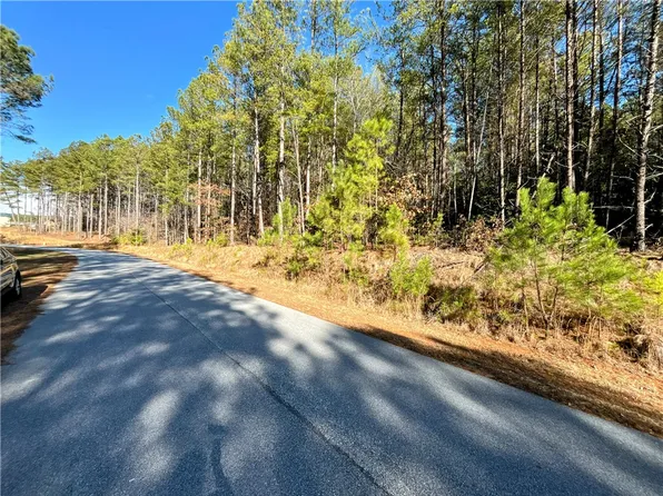 1007 Peninsula Pines Dr, West Union, SC 29696