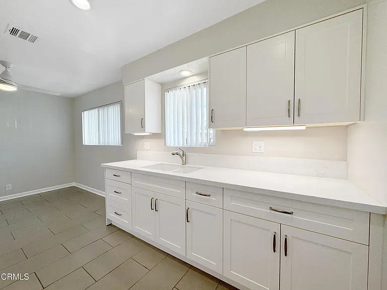 605 N Los Robles Ave #8 — Photo 4