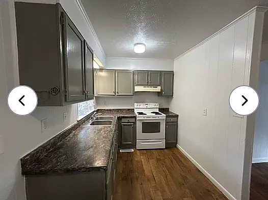218 Morning Dr — Photo 2