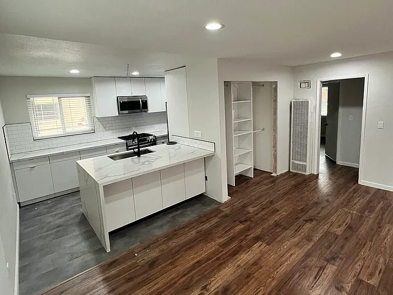 405 S 7th St #7 — Photo 13