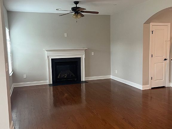 5th image of 202 Cooper Ledge Cir