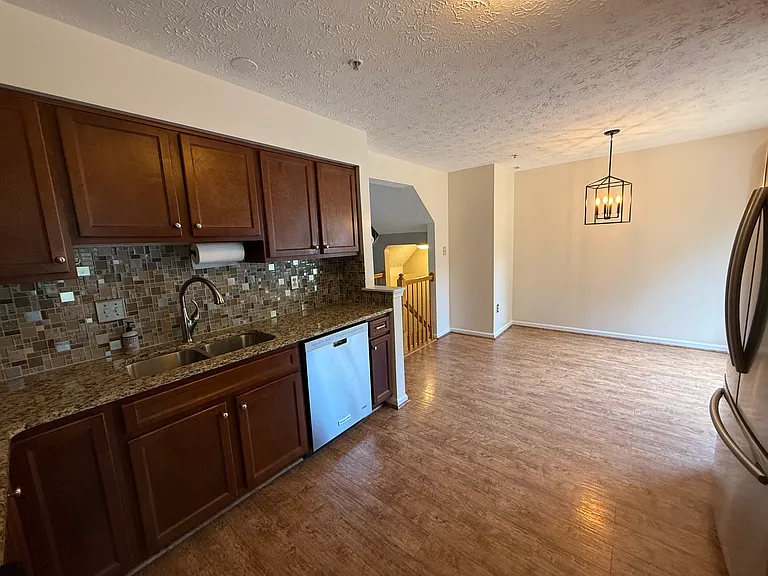 1097 Jeanett Way — Photo 13