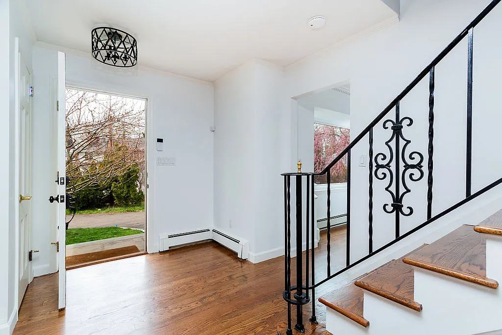 4 bed, 3.5 bath, 2321 sqft, $11,950 — Photo 3
