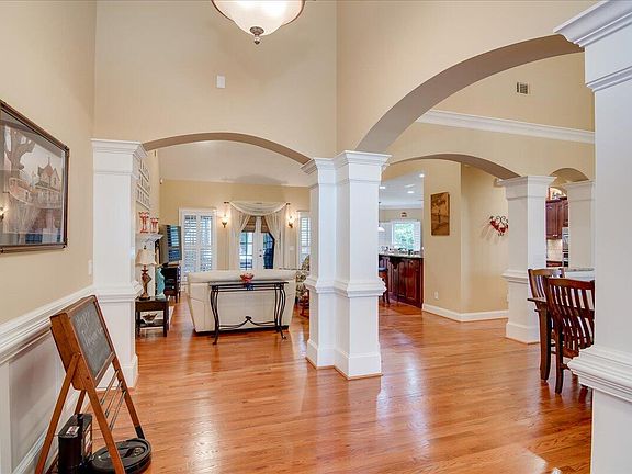 4th image of 607 Callaway Dr