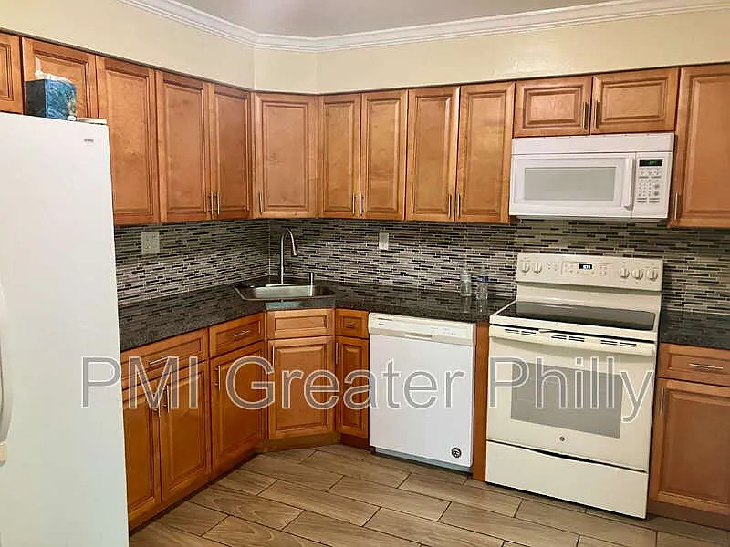 2 bed, 2.0 bath, $2,300 — Photo 4