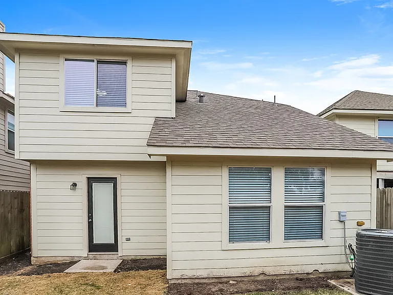 10518 Southway Bend Ln — Photo 17