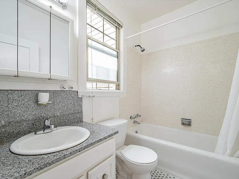 3350 Octavia St #1 — Photo 12