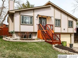 8022 Girard St, Omaha, NE 68122
