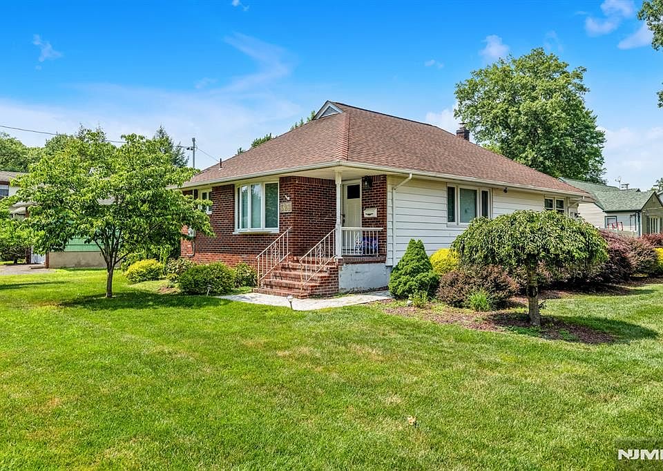 1st image of 321 Henley Ave