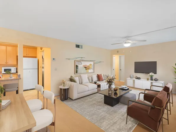 529 Shady Pine Way #D1, Greenacres, FL 33415