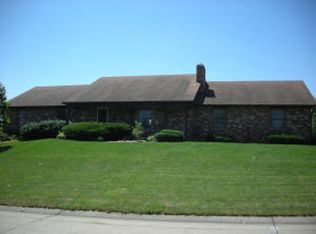 922 Victory Ln, Maryville, MO 64468
