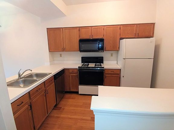 3rd image of 1458 Walnut Hill Ave