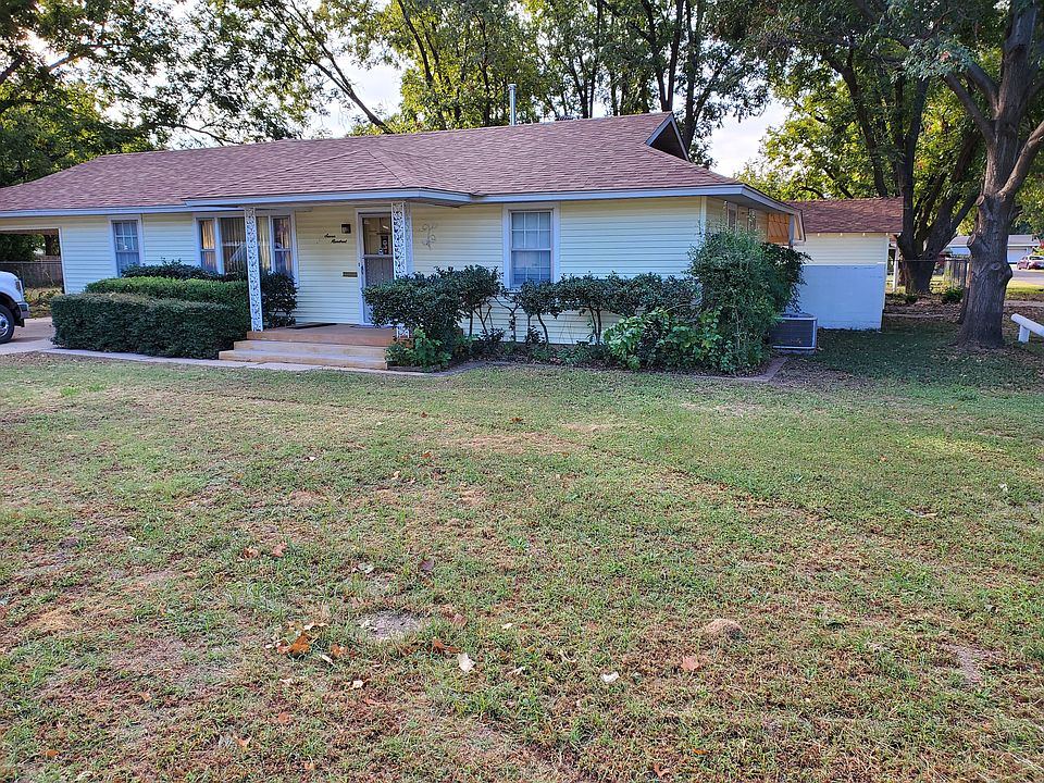 1st image of 700 Meadow Dr