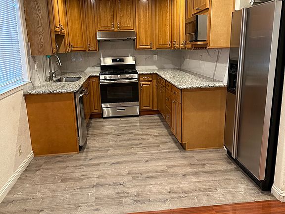 3rd image of 888 Sobrato Dr APT A