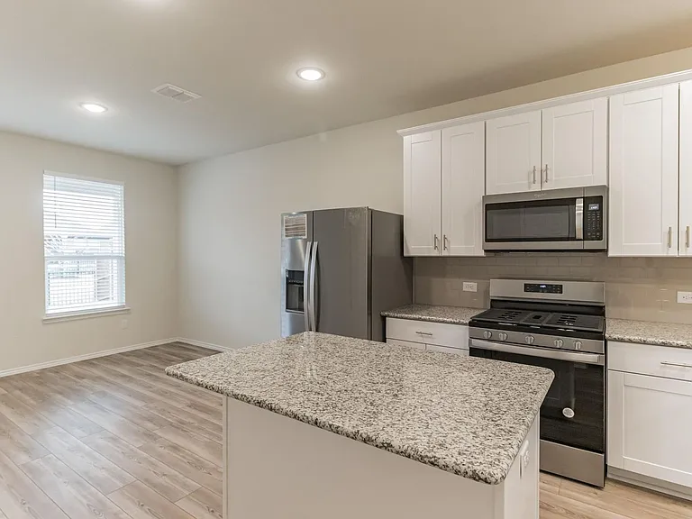 804 Cormorant St — Photo 10