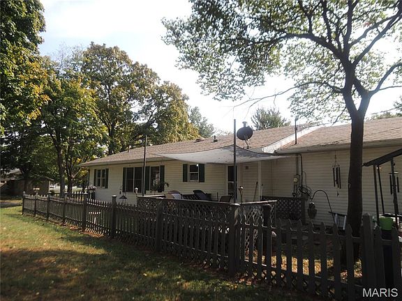 5th image of 405 W Spring St