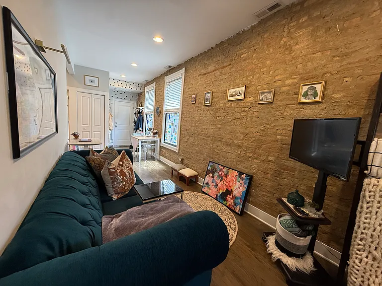 2354 N Elston Ave #3R — Photo 3