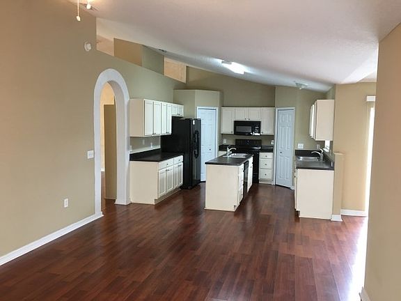 5th image of 4127 Half Moon Cir