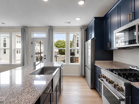 3rd image of 7 Jessica Ln Unit 11205
