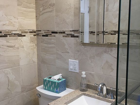 4th image of 20910 41st Ave APT 1D