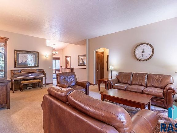 4th image of 3401 S Pennant Pl