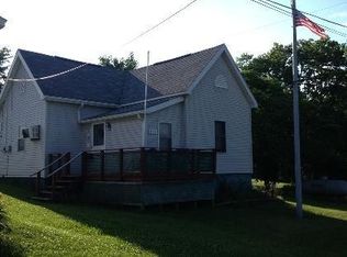 715 S Logan St, Cayuga, IN 47928