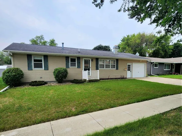1800 E Maple St, Algona, IA 50511