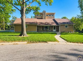 3530 NW 45th Ct, Topeka, KS 66618