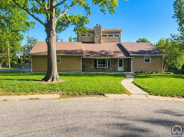 3530 NW 45th Ct, Topeka, KS 66618