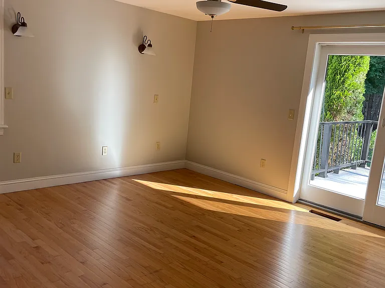 9 Maplewood Ave — Photo 10