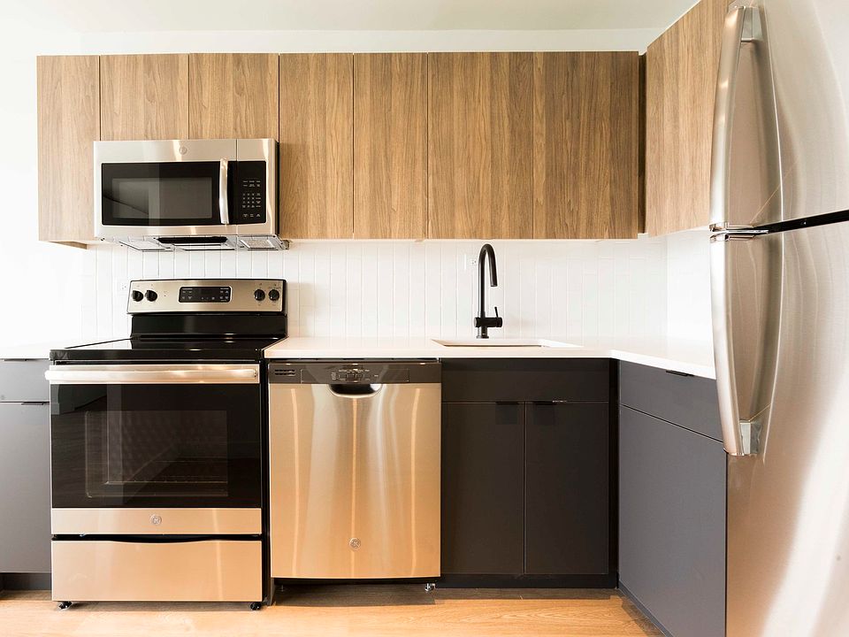 2nd image of 1850 N Clark St APT 506
