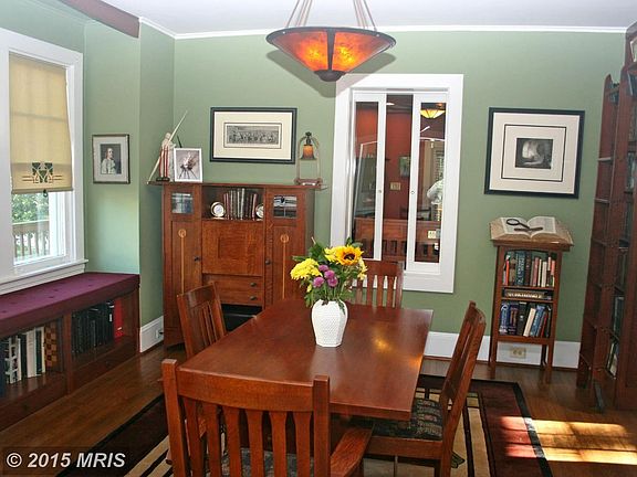 Beautiful original woodwork