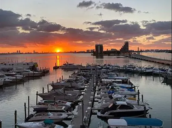 555 NE 15th St, Miami, FL