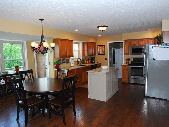 5th image of 4860 Imperial Dr