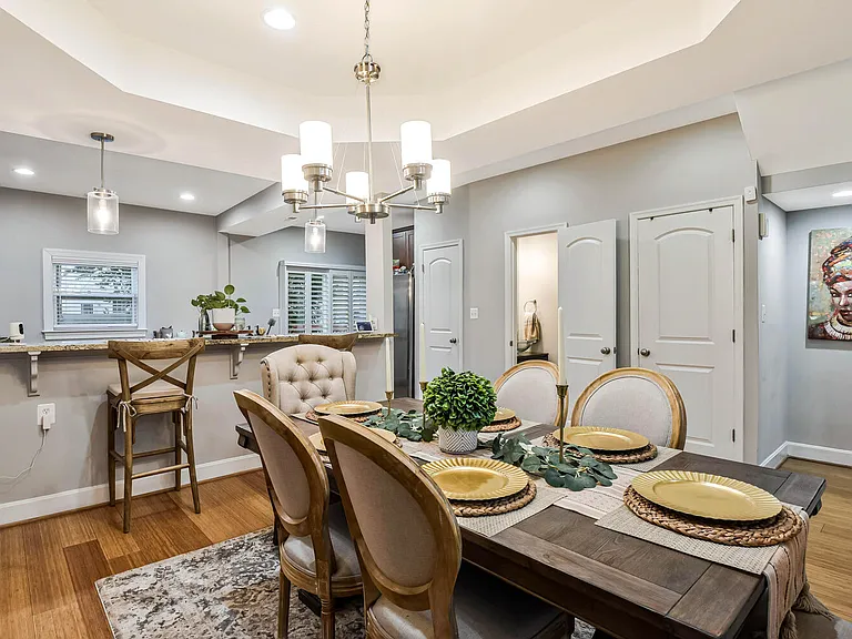 821 Madison St NW — Photo 12