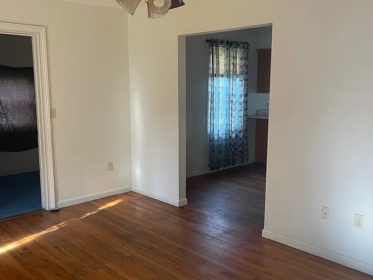 404 Kenworth St — Photo 7