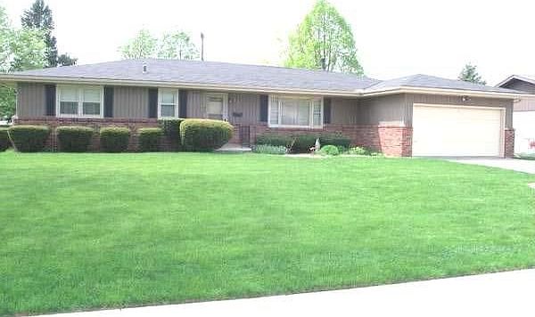 2nd image of 906 W Teton Dr