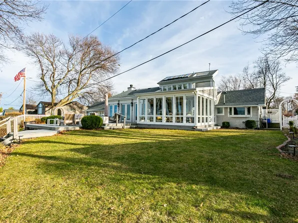 455 Lake Front, Rochester, NY 14617