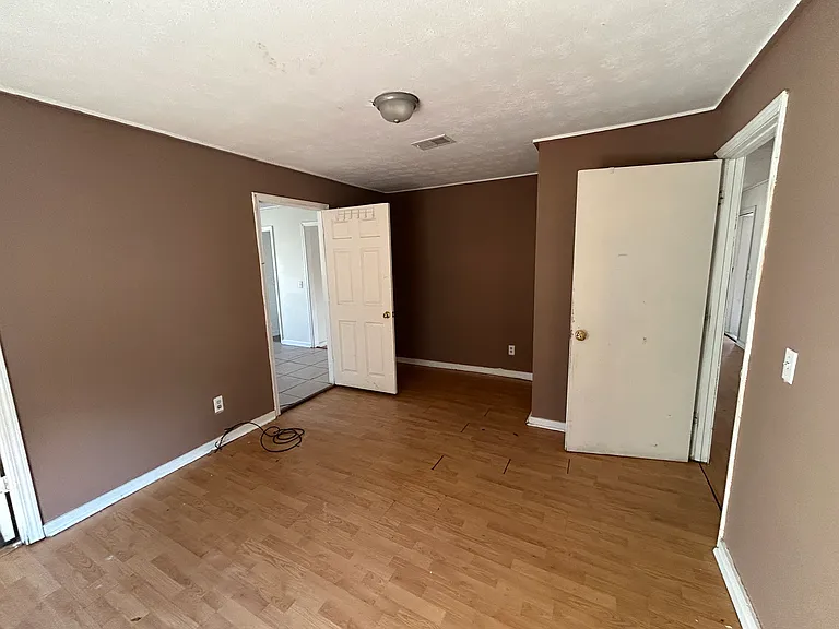 507 College Ave S — Photo 6
