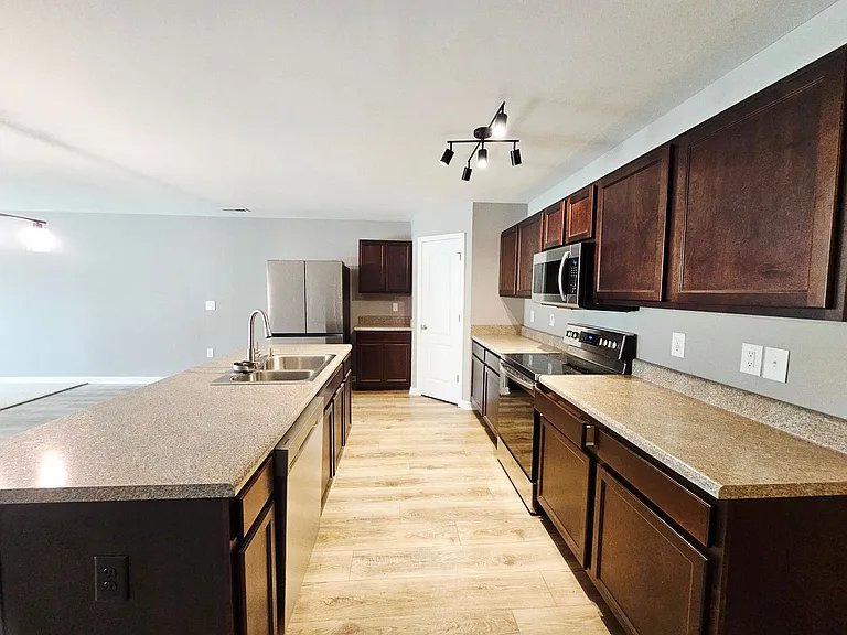 1420 Demila Dr — Photo 4