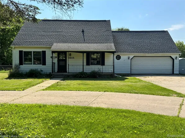 1615 Indian Rd, Lapeer, MI 48446