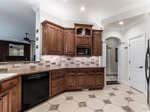 5th image of 4001 NE Cadbury Ave
