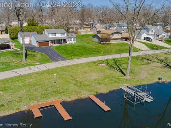 4040 Rollins Ave, Waterford, MI 48329