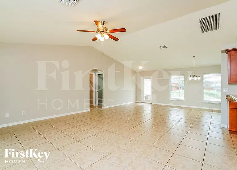 3032 NW 6th Ave — Photo 3
